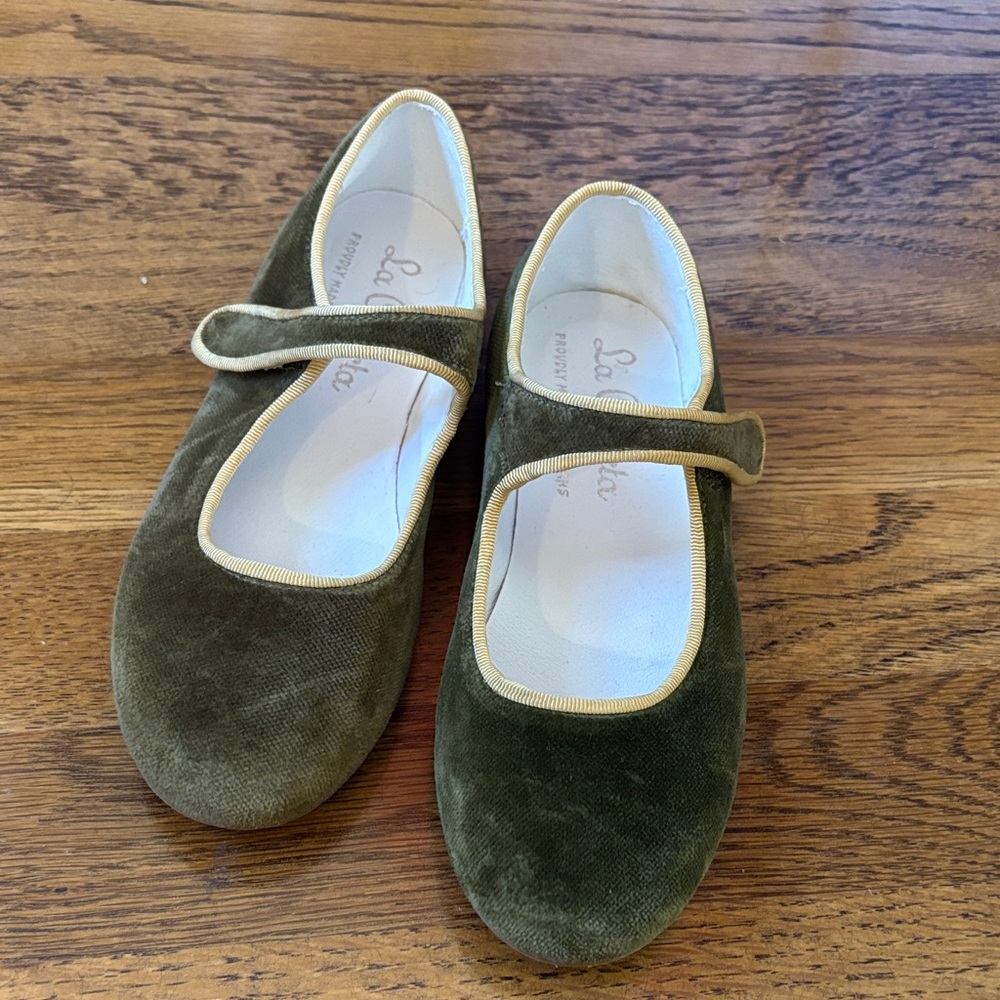 Elegant Kids Mary Jane Dress Shoes in Green by L'Amour